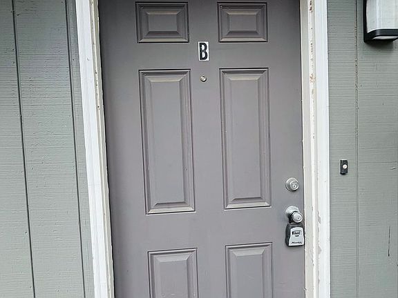 2nd image of 3732 Donovan Dr
