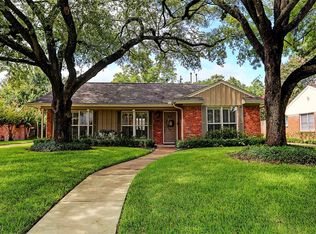 7806 Overbrook Ln, Houston, TX 77063