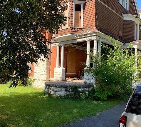2nd image of 116 W Beard Ave