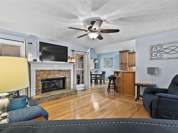5th image of 208 Stonegate Ct