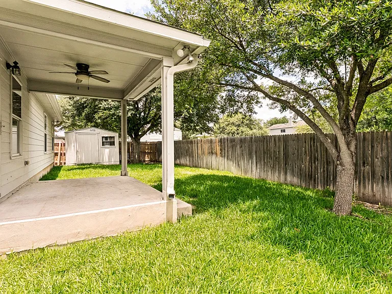 16302 Amberly Ct — Photo 25