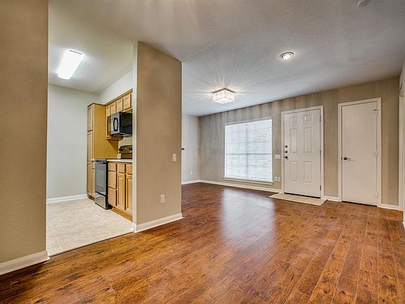 4th image of 1860 White Oak Dr APT 201