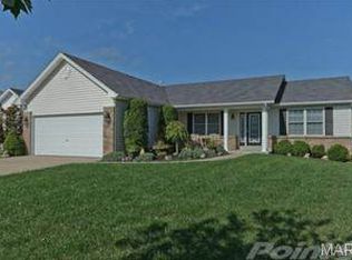 1127 Homefield Commons Dr, O'Fallon, MO 63366