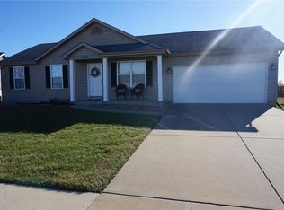 420 Pearl Creek Dr, Wentzville, MO 63385