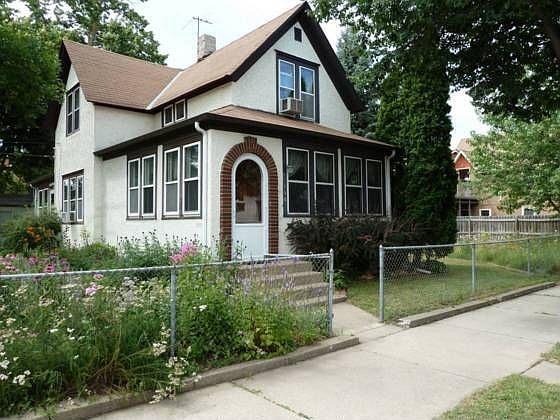 1st image of 158 2nd Ave S