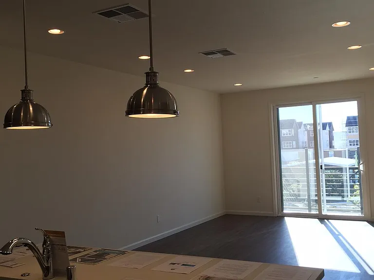2205 Central Pkwy — Photo 6