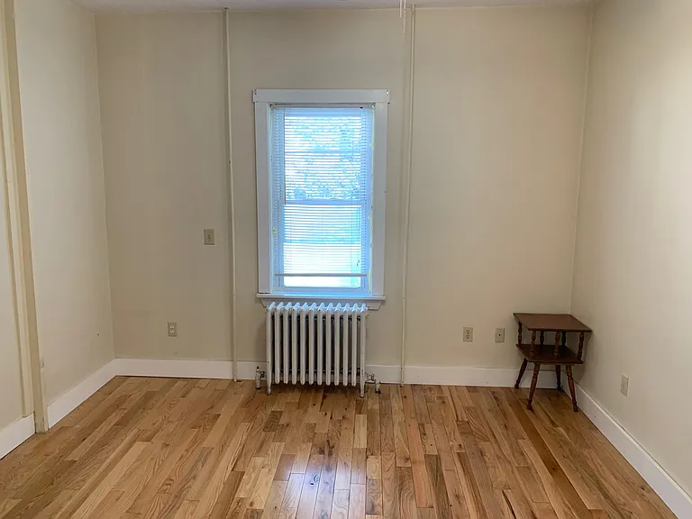 34 Brewer St — Photo 10