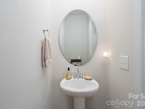 5th image of 321 Fairchild Way
