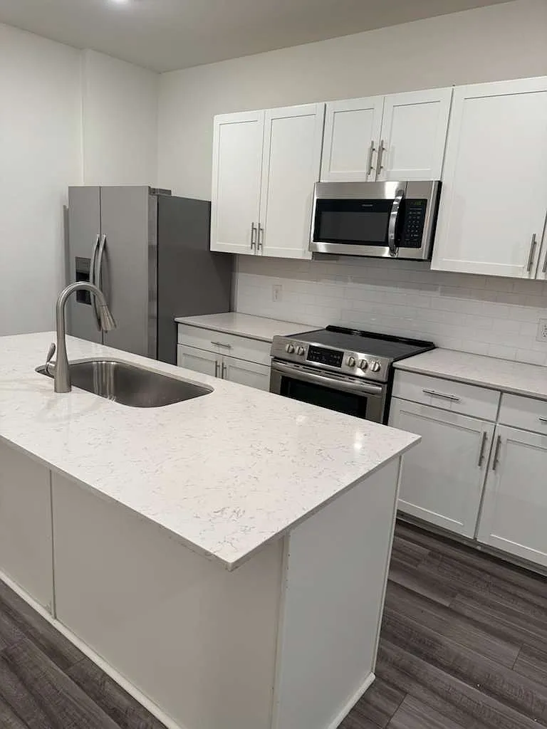 3 bed, 1729 sqft, $1,950 — Photo 4