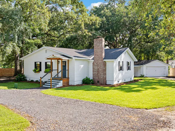 209 Bonneau St, Bonneau, SC 29431