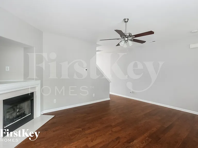 11253 Heritage Green Dr — Photo 5