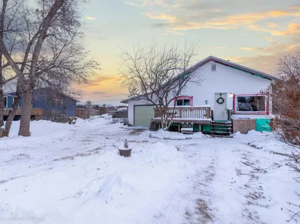 21 1st St W, Neilburg, SK S0M 2C0