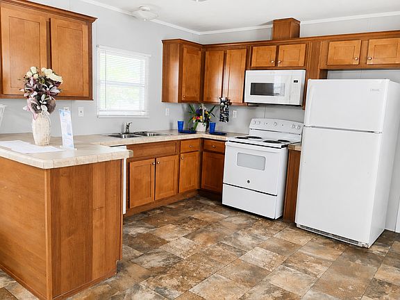 4th image of 110 N Michigan St Lot 71