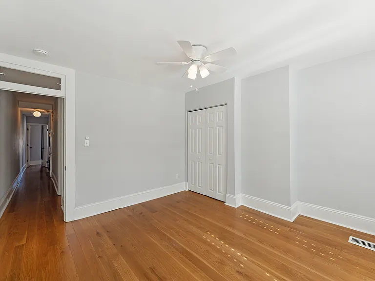 306 L St SE — Photo 30