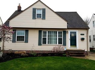 1111 Parkleigh Dr, Parma, OH 44134