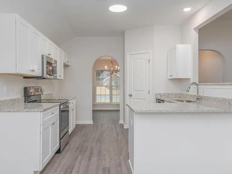 6147 Ridgeside Blvd — Photo 3