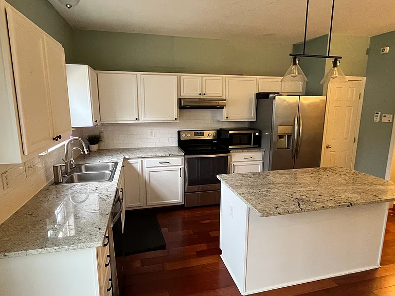 112 Auburn Top Ln — Photo 3