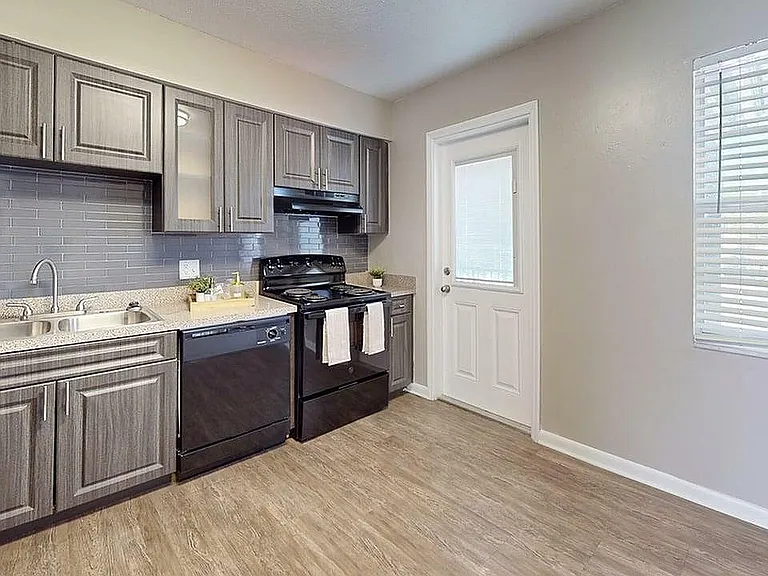 One-Bedroom-French-Quarter-Kitchen