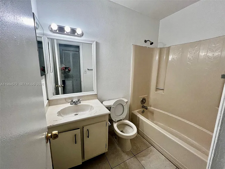 6001 Shakerwood Cir #204 — Photo 17
