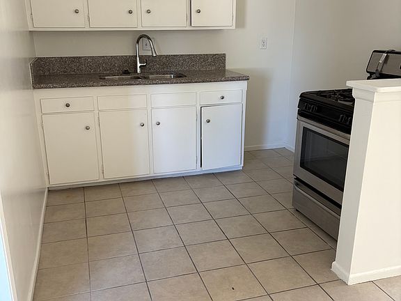 4th image of 12621 Flower St #8