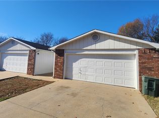 1645 & 1647 N Saddlehorn Ave, Fayetteville, AR 72703