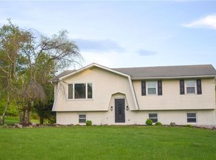 2320 Forest Dr, Coopersburg, PA 18036