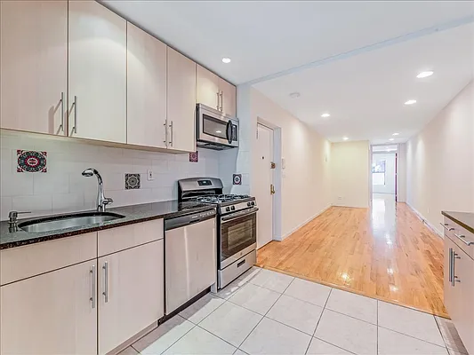 Rented by Keller Williams Realty Gold Coast | media 18