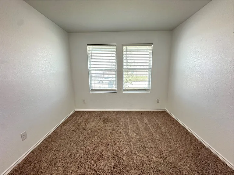 1203 Athena Dr — Photo 27