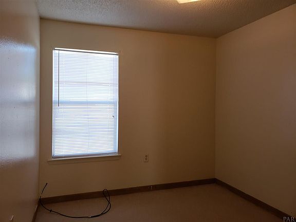 4th image of 1414 N 52nd Ave #A