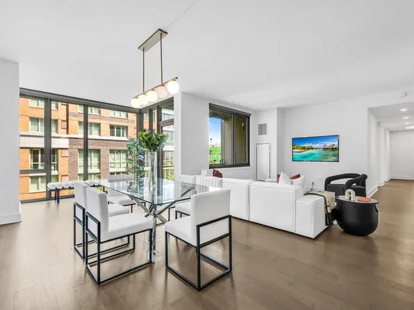 9 Avenue At Port Imperial image 7 of 50