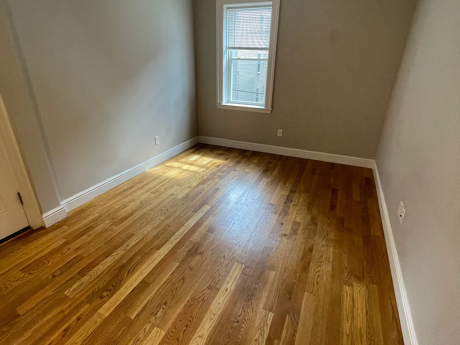 4 bed, $4,400 — Photo 4