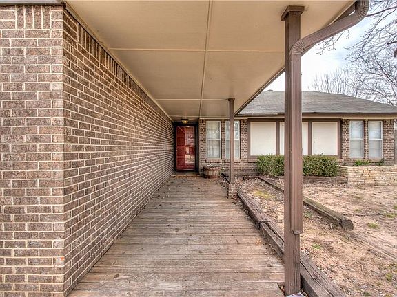 2nd image of 1921 Rolling Stone Dr