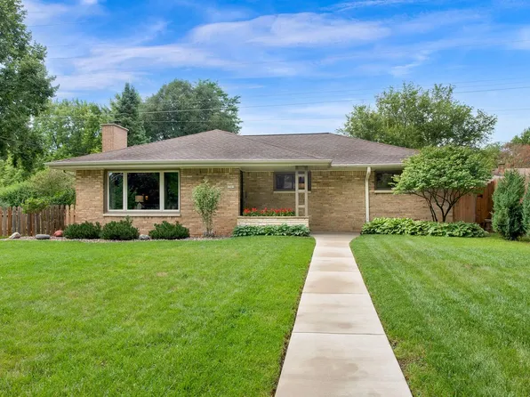 1305 N 119th STREET, Wauwatosa, WI 53226