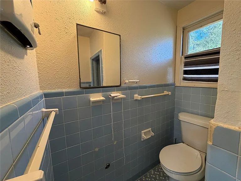 1545 Lea Ln — Photo 10