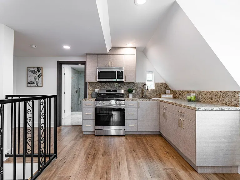 1161 Ruberta Ave #1161AA — Photo 2