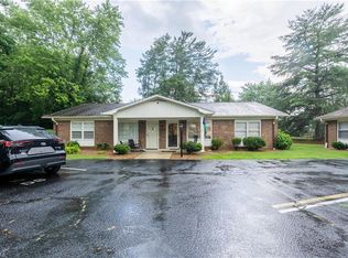 1617 N Main St, Mount Airy, NC 27030