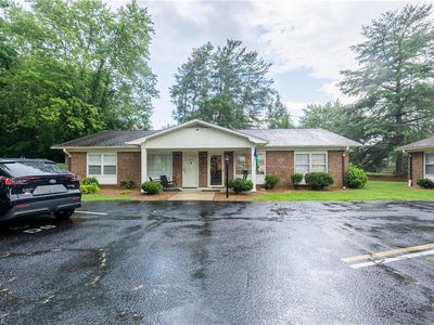 1617 N Main St, Mount Airy, NC, 27030