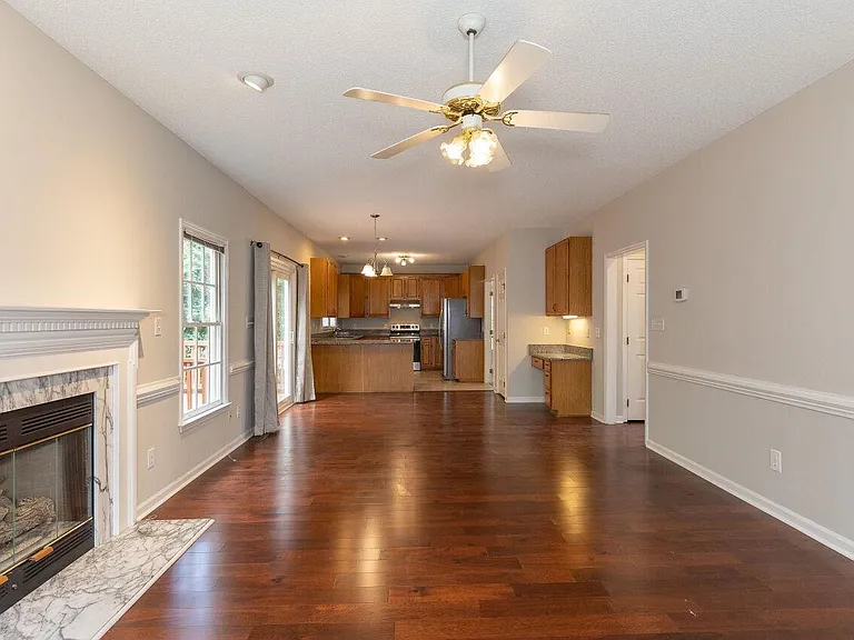 219 Covington Square Dr — Photo 12