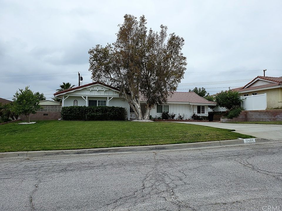 1st image of 3434 Manzanita Dr