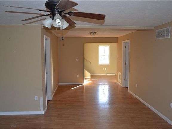 3rd image of 513 1/2 W Wilden Ave