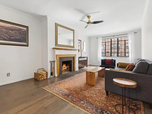 333 E 41st St APT 4E, New York, NY 10017