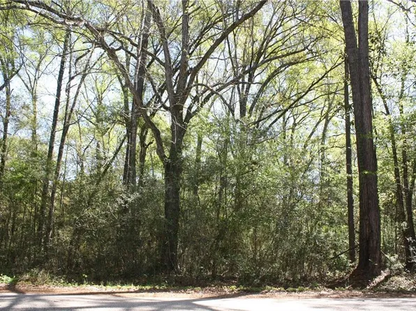 Vista Dr, Lacombe, LA 70445