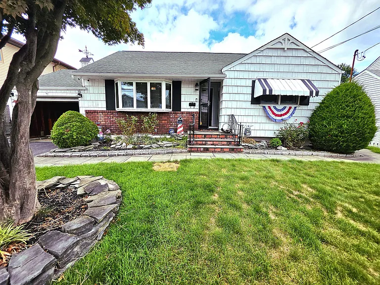 35 Julian St — Photo 1