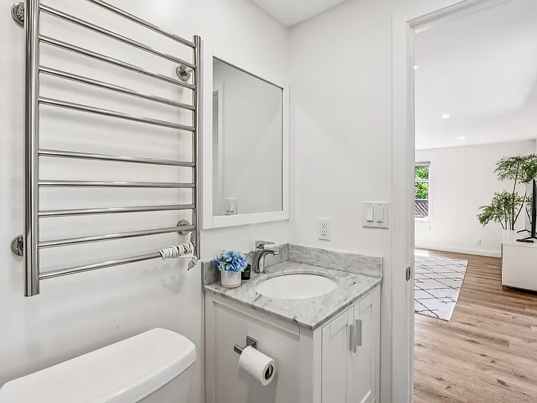 610 Hillcrest Blvd — Photo 49