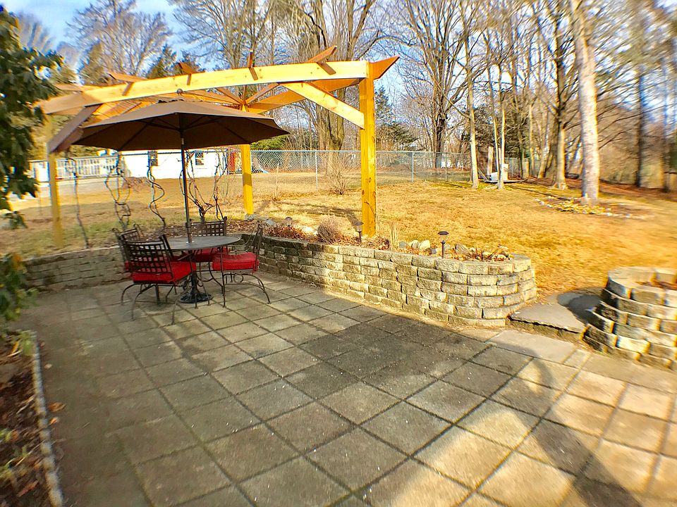2nd image of 130 Richardson Dr
