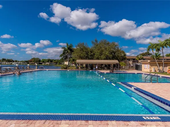 200 Ashbury Rd APT 205, Hollywood, FL 33024