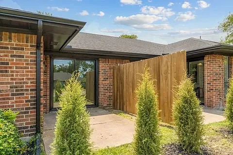 306 Bardfield Ave — Photo 13