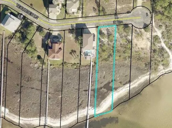 224 Tecumseh Ln, Mary Esther, FL 32569