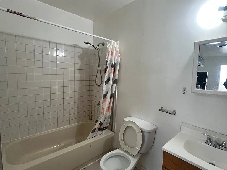 1235 Vine St #2F — Photo 4