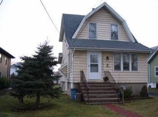 31 Roosevelt St, Little Ferry, NJ 07643